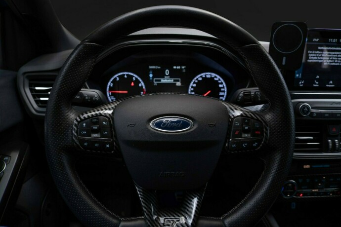 ford-focus-bensin-2020-big-19