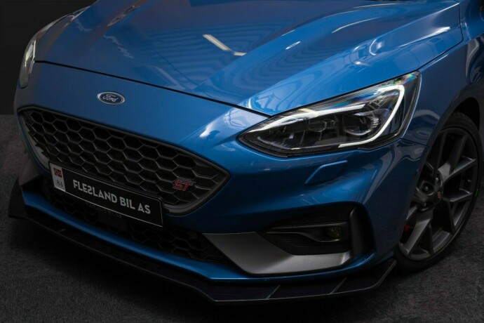 ford-focus-bensin-2020-big-3