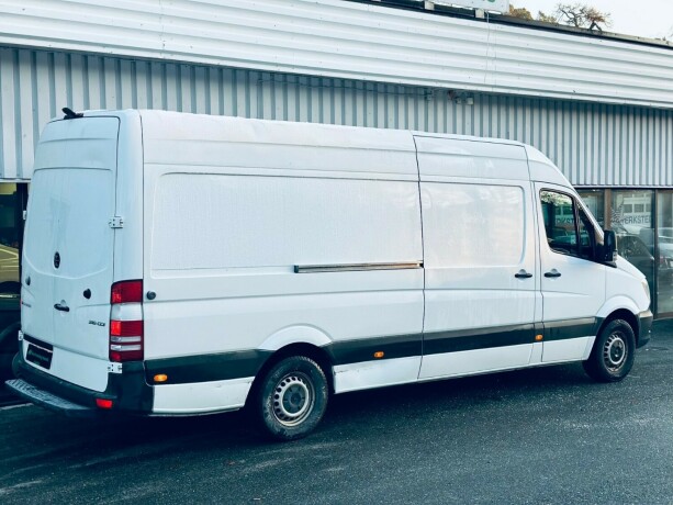 mercedes-benz-sprinter-diesel-2018-big-8