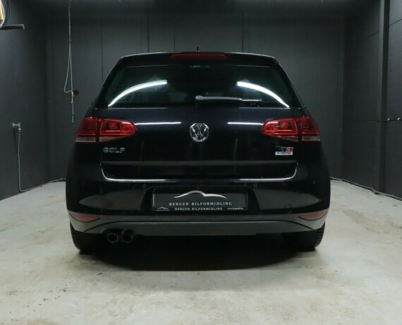 volkswagen-golf-bensin-2015-big-4