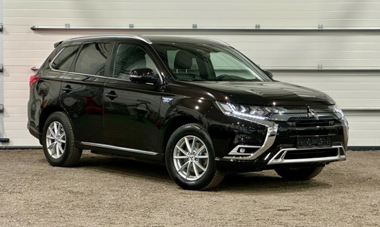 mitsubishi-outlander-elektrisitetbensin-2020-big-0