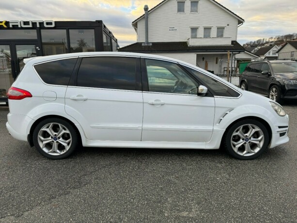 ford-s-max-diesel-2011-big-3