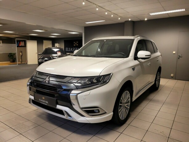 mitsubishi-outlander-elektrisitetbensin-2019-big-9