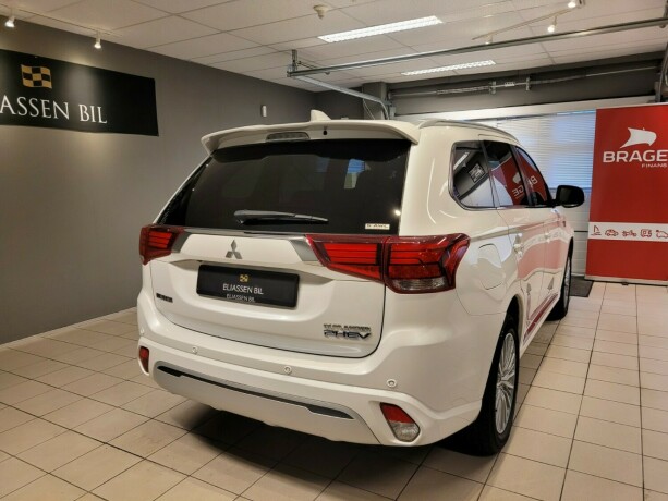 mitsubishi-outlander-elektrisitetbensin-2019-big-5