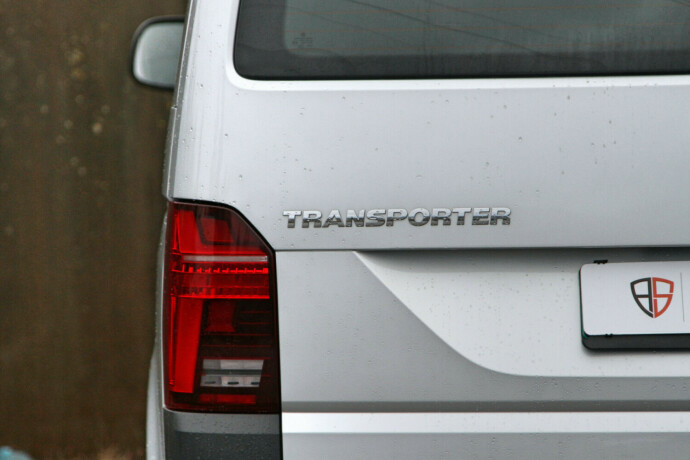 volkswagen-transporter-diesel-2021-big-5