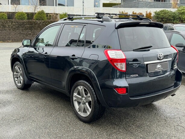 toyota-rav4-diesel-2011-big-4