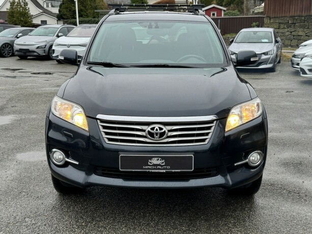 toyota-rav4-diesel-2011-big-1