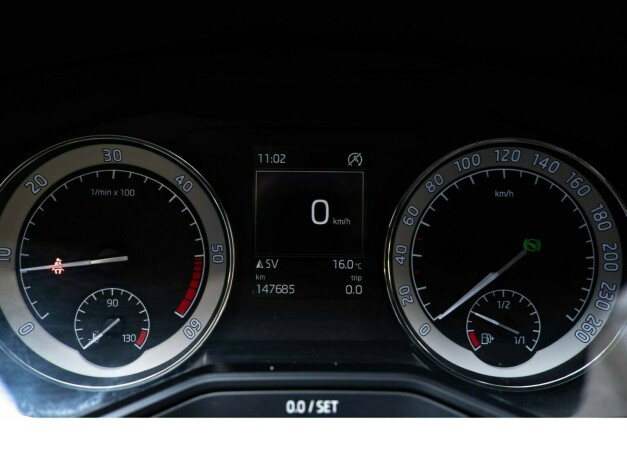 skoda-superb-diesel-2016-big-13