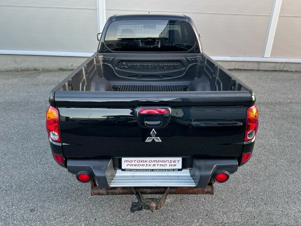 mitsubishi-l200-diesel-2012-big-10