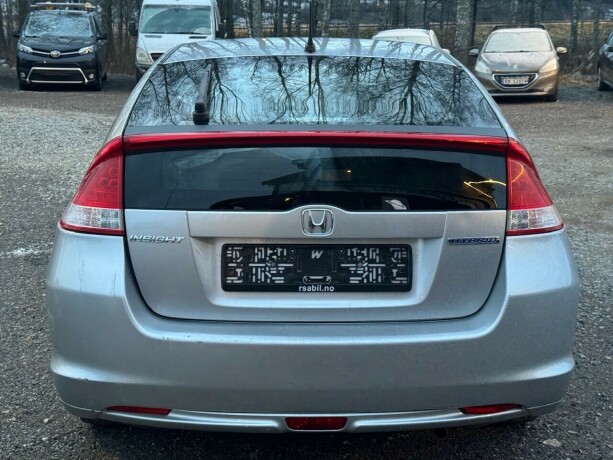 honda-insight-bensin-2010-big-5