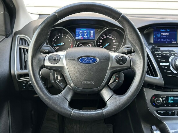 ford-focus-bensin-2012-big-15