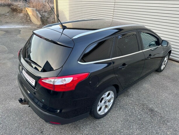 ford-focus-bensin-2012-big-7