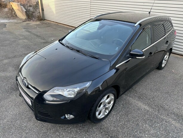 ford-focus-bensin-2012-big-5