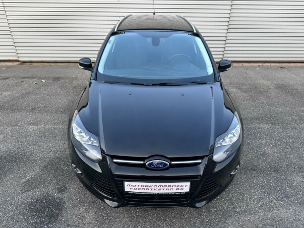 ford-focus-bensin-2012-big-9