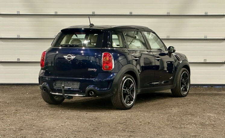 mini-countryman-bensin-2011-big-2