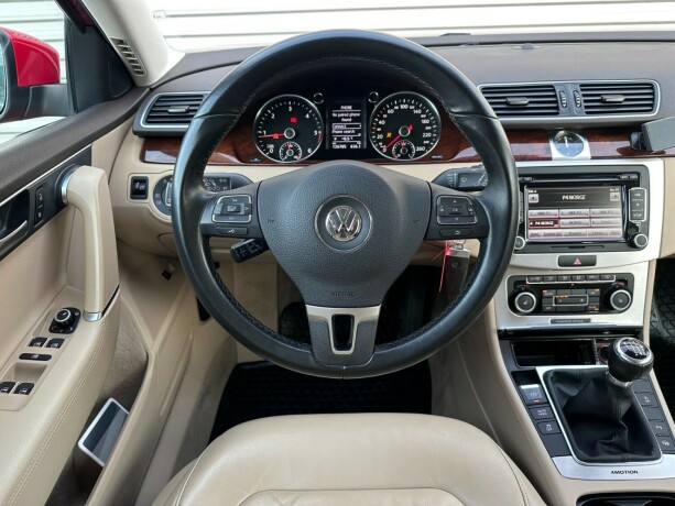 volkswagen-passat-diesel-2012-big-14