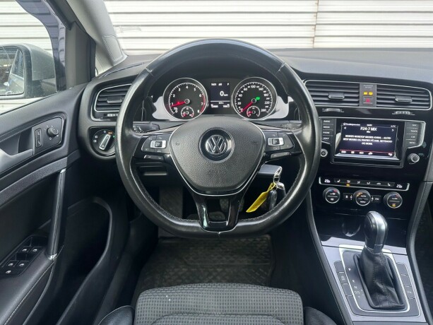 volkswagen-golf-bensin-2015-big-14