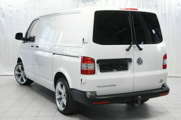 volkswagen-transporter-diesel-2015-big-4