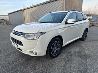 Mitsubishi | Outlander | Elektrisitet+bensin | 2014