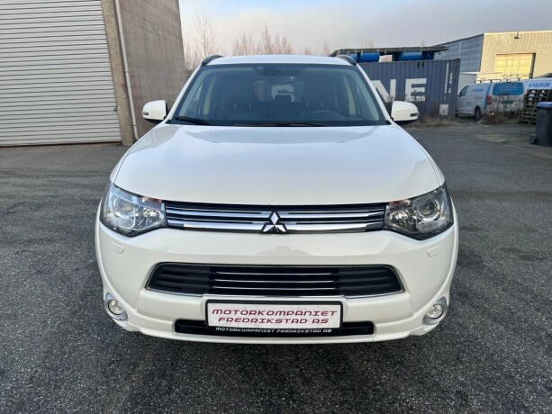 mitsubishi-outlander-elektrisitetbensin-2014-big-8