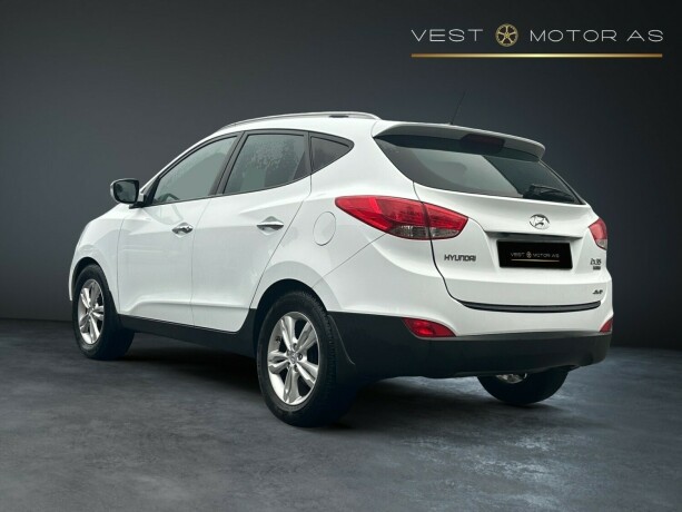 hyundai-ix35-diesel-2011-big-4