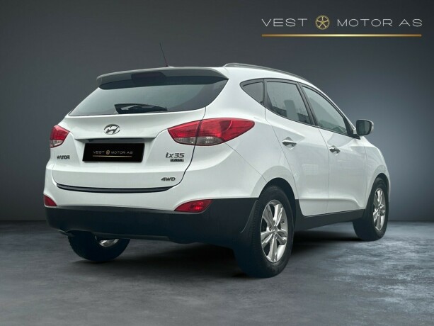 hyundai-ix35-diesel-2011-big-7