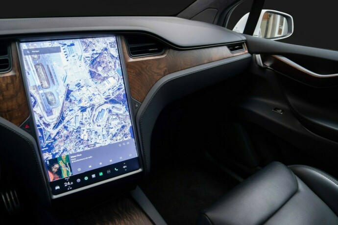 tesla-model-x-elektrisitet-2019-big-17