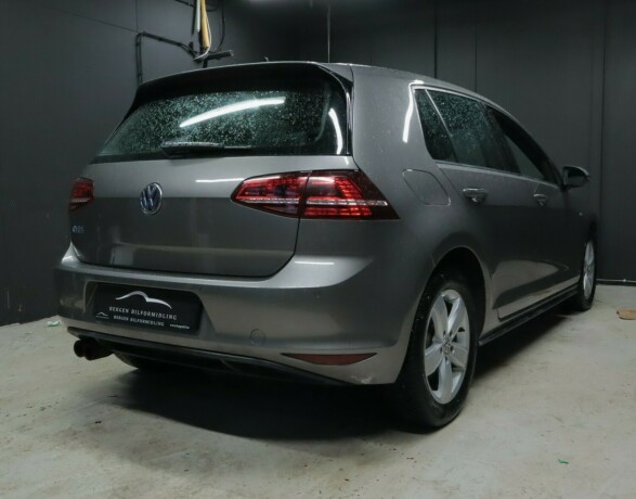 volkswagen-golf-elektrisitetbensin-2016-big-5