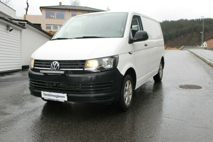 volkswagen-transporter-diesel-2017-big-1