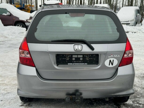 honda-jazz-bensin-2006-big-5