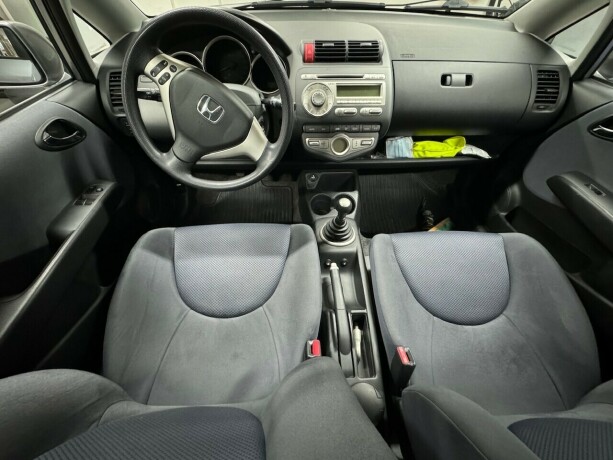 honda-jazz-bensin-2006-big-15