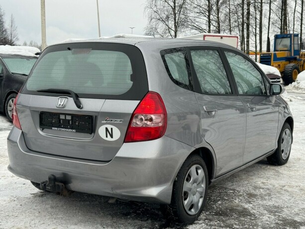 honda-jazz-bensin-2006-big-6