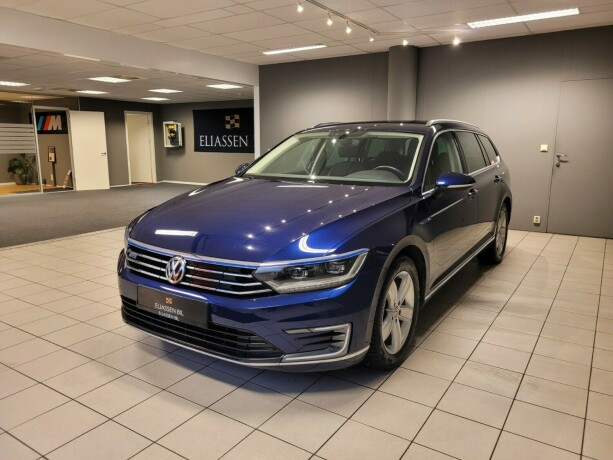 volkswagen-passat-elektrisitetbensin-2018-big-10