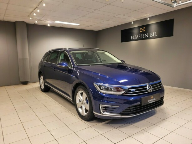 volkswagen-passat-elektrisitetbensin-2018-big-12