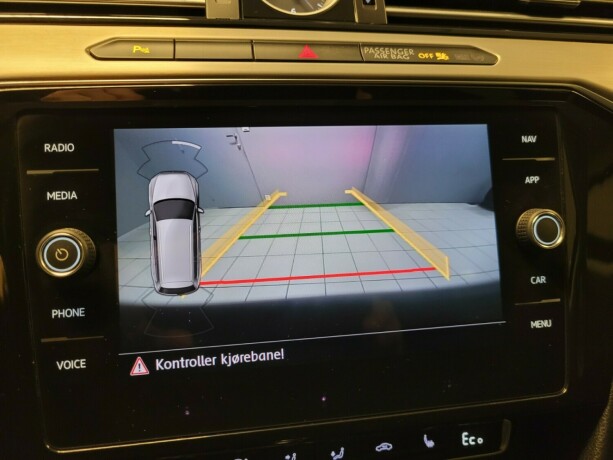 volkswagen-passat-elektrisitetbensin-2018-big-27