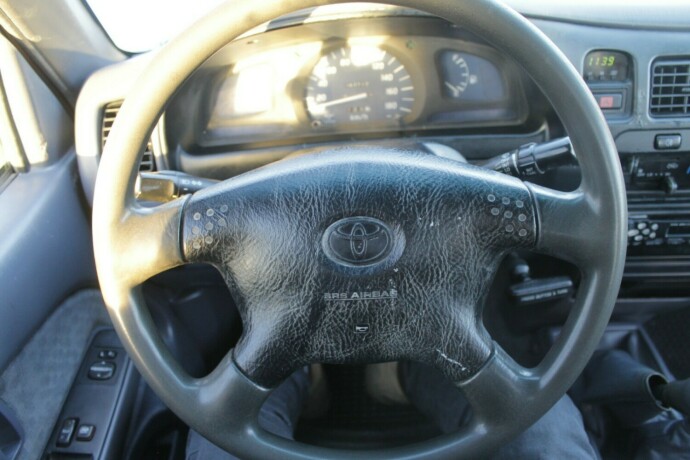 toyota-hilux-diesel-2002-big-14