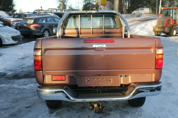 toyota-hilux-diesel-2002-big-6