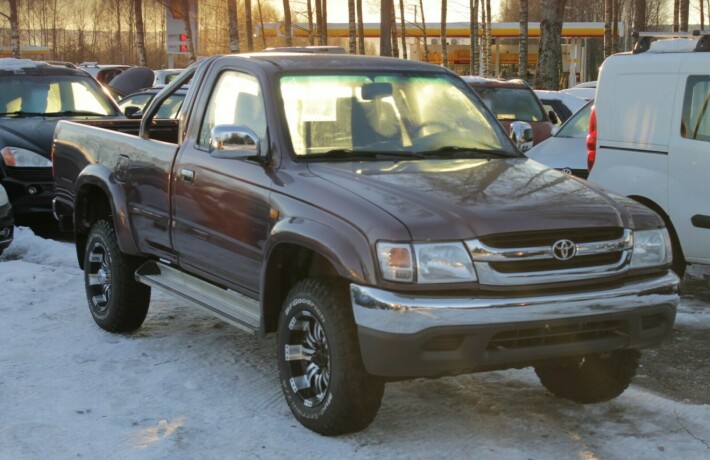 toyota-hilux-diesel-2002-big-2