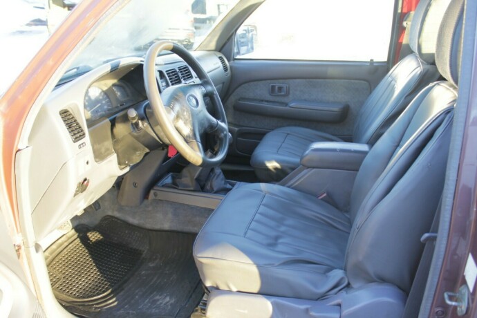 toyota-hilux-diesel-2002-big-11