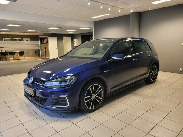 volkswagen-golf-elektrisitetbensin-2018-big-8