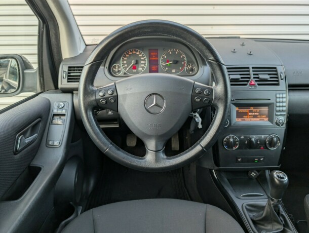 mercedes-benz-a-klasse-bensin-2011-big-12