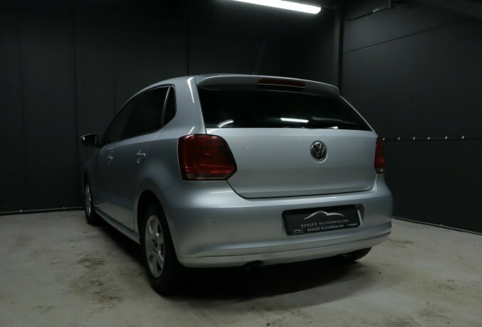 volkswagen-polo-diesel-2011-big-3