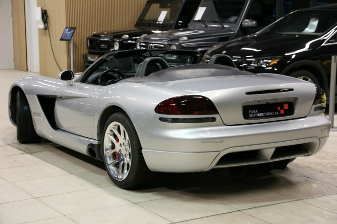 dodge-viper-bensin-2004-big-1