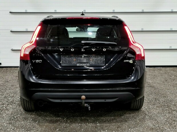 volvo-v60-diesel-2011-big-5