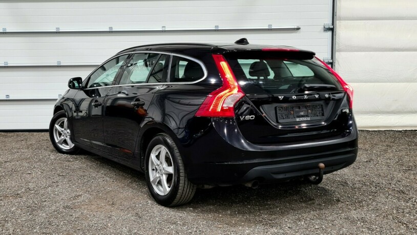 volvo-v60-diesel-2011-big-4