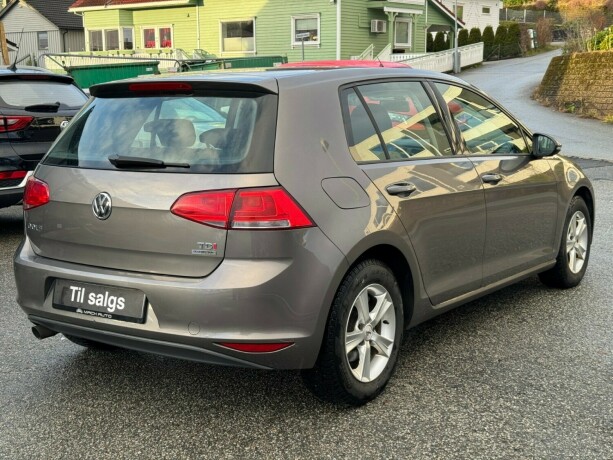 volkswagen-golf-diesel-2013-big-4