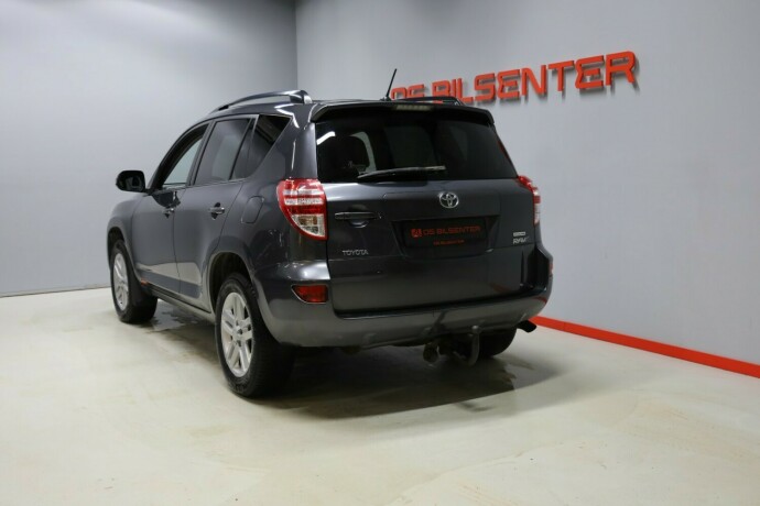 toyota-rav4-diesel-2011-big-2