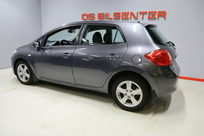 toyota-auris-diesel-2009-big-5