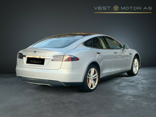 tesla-model-s-elektrisitet-2014-big-7