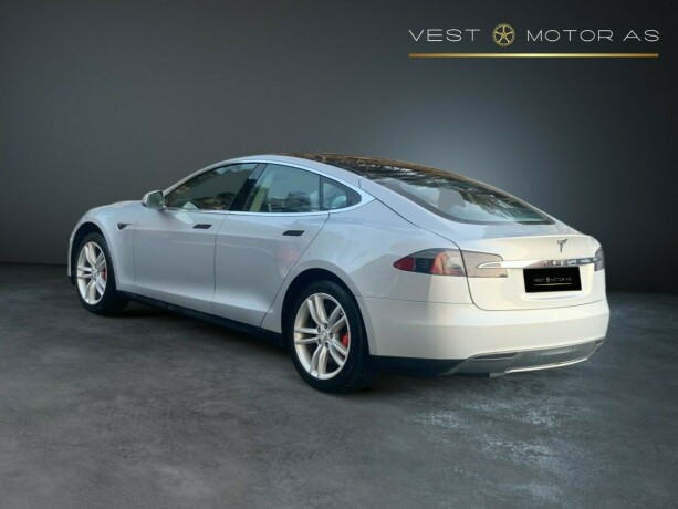 tesla-model-s-elektrisitet-2014-big-4